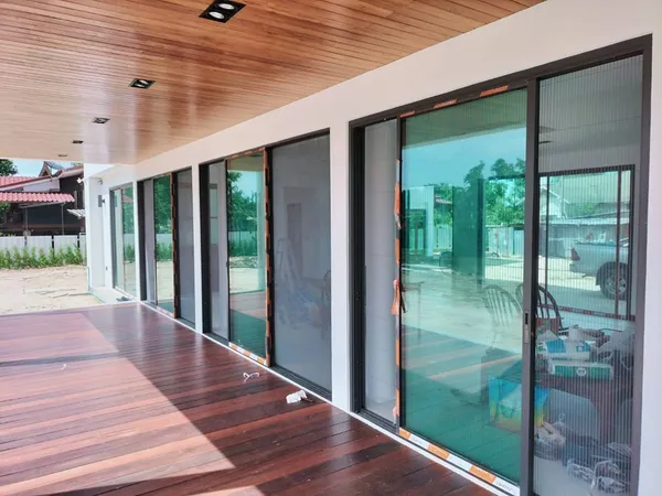 ผลงานการติดตั้งผ้าม่าน ฉากกั้นแอร์ สุมาลีผ้าม่าน - 28